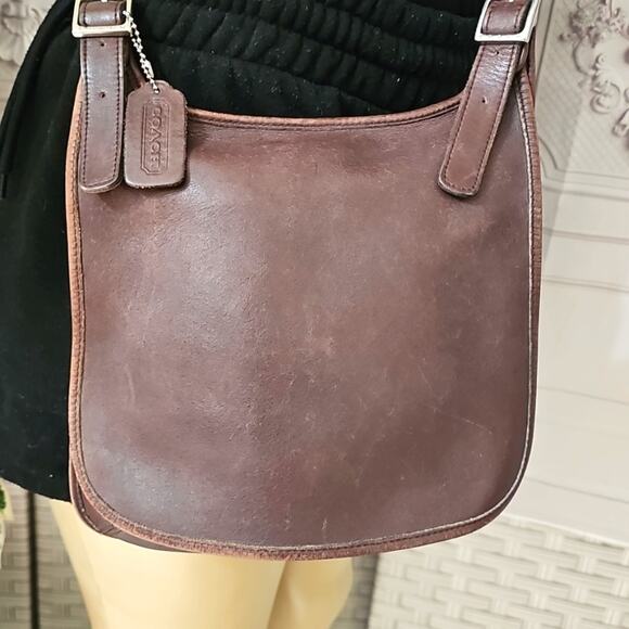 Coach Vintage Chocolate 9131 Leather Crossbody Bag with Adjustable Strap - Picture 2 of 15